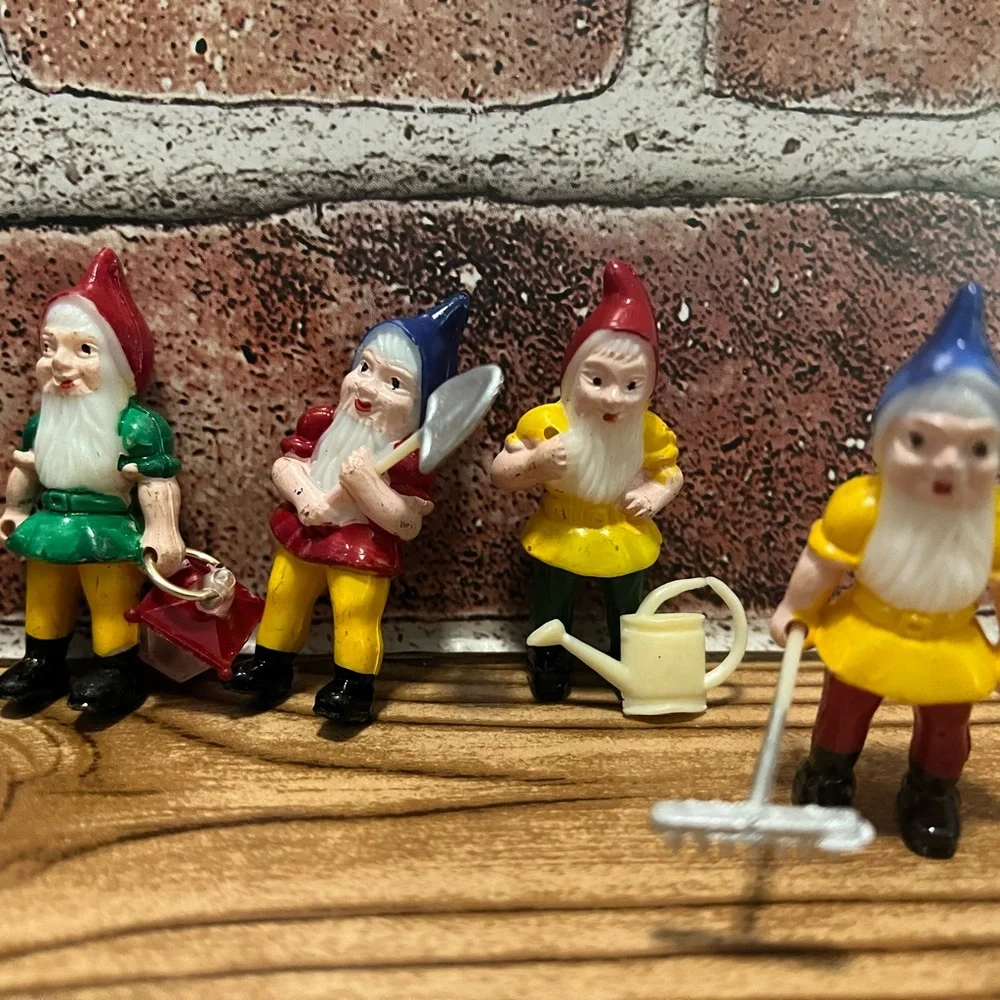 Vintage Snow White & The Seven Dwarves Cake Toppers Set with Trees